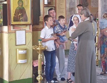 В Динском районе по инициативе муниципальной комиссии состоялось благотворительное Таинство крещения детей из семей, нуждающихся в особой заботе государства